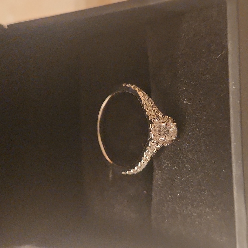 Engagement RING, Size 8 - Picture 6 of 6